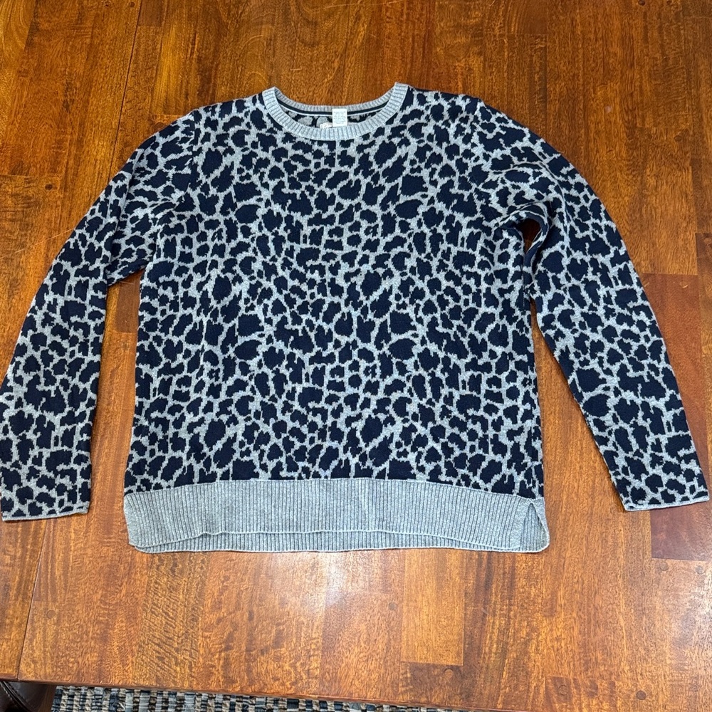 Bass Navy Blue and Gray Leopard Print Sweater